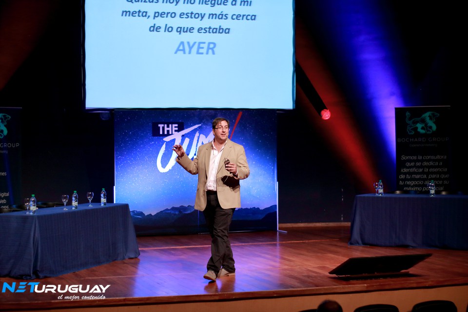 El Cr. Alexei Yaquimenko realizó una emotiva y motivacional charla en The Jump Event
